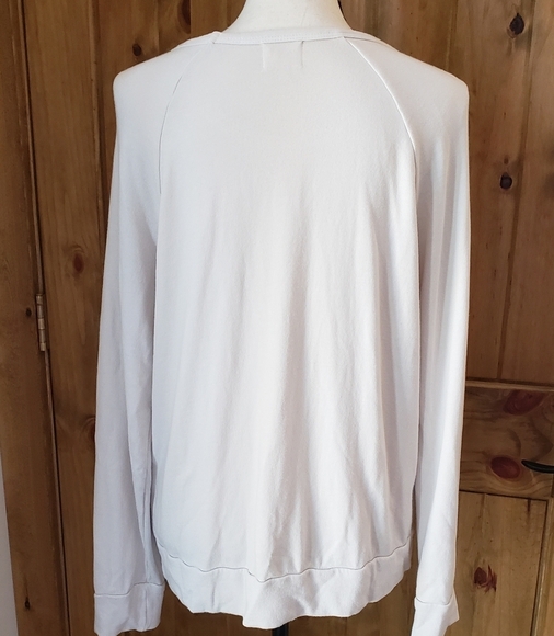 Sundry Stars Lightweight Pullover Top - Picture 3 of 6